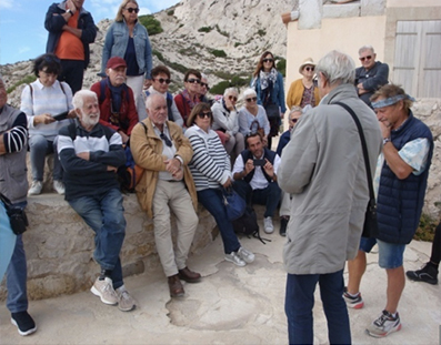 Colloque à ciel ouvert de la délégation Méditerranée de la SFHM aux îles du FRIOUL, le 28 octobre 2023 - Michel Goury et Yvon Tapias à Pomègues