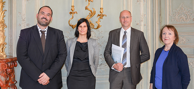 David Plouviez, Delphine Rauch, Thierry Allain et Raymonde Litalien lors de la remise des prix Etienne Taillemite 2015. David Plouviez, Delphine Rauch, Thierry Allain et Raymonde Litalien lors de la remise des prix Etienne Taillemite 2015.