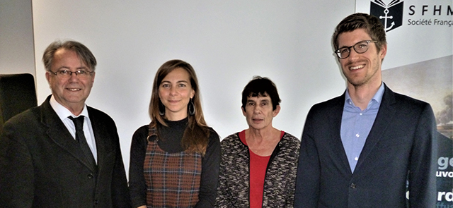 Prix Étienne Taillemite 2019 (de gauche à droite) : Michel AUMONT (président SFHM), Solène RIVOAL, Hélène RICHARD (responsable du prix Taillemite) et Rafaël THIÉBAUT.
Prix Étienne Taillemite 2019 (de gauche à droite) : Michel AUMONT (président SFHM), Solène RIVOAL, Hélène RICHARD (responsable du prix Taillemite) et Rafaël THIÉBAUT.