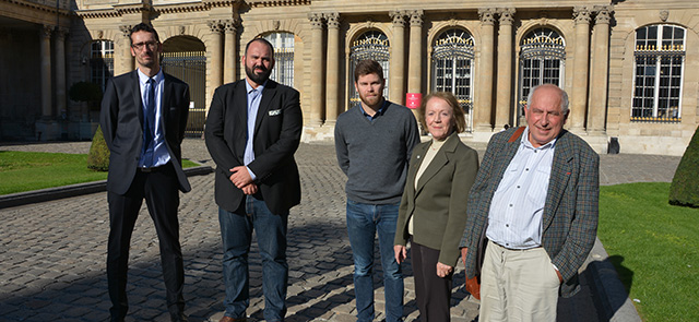 Sébastien Nofficial, David Plouviez, Nicolas Cochard, Raymonde Litalien et M. Sysberg lors de la remise des prix Etienne Taillemite 2016.